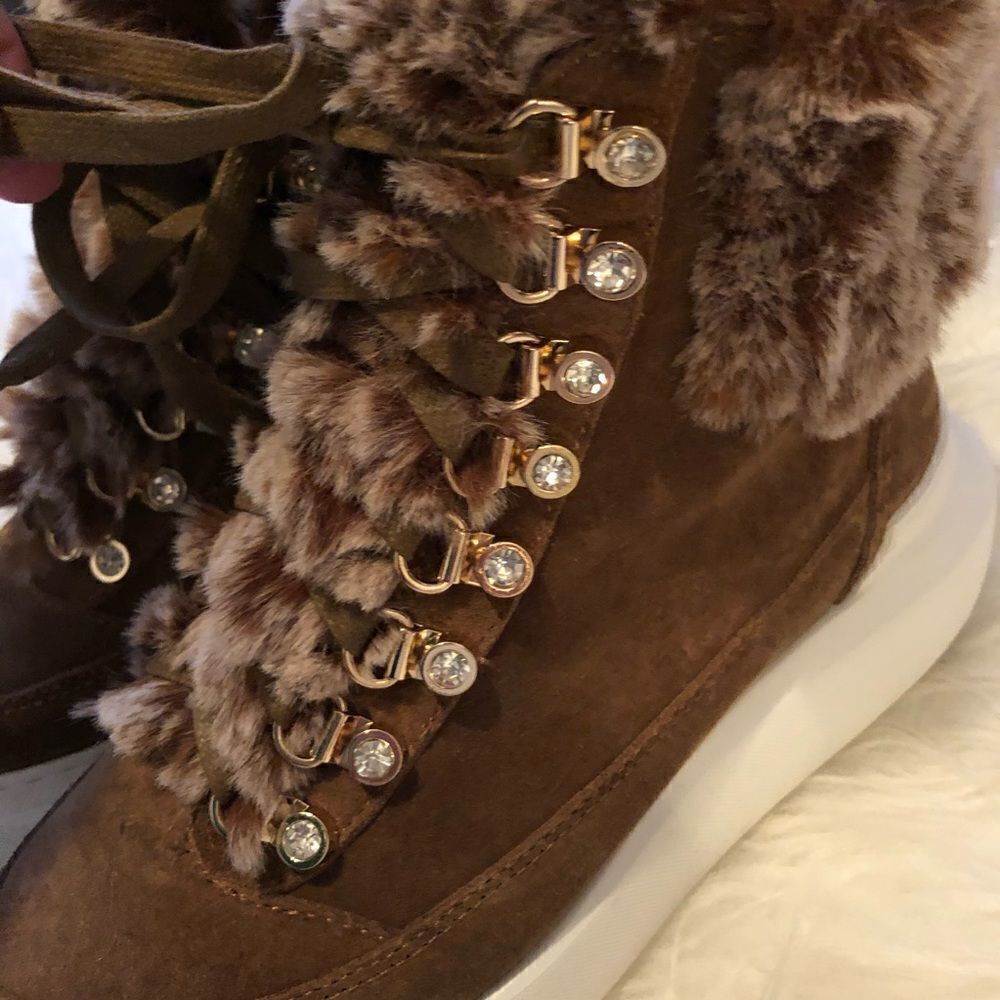 Vince Camuto “Shelsta” Winter Brown Booties - Picture 3 of 7